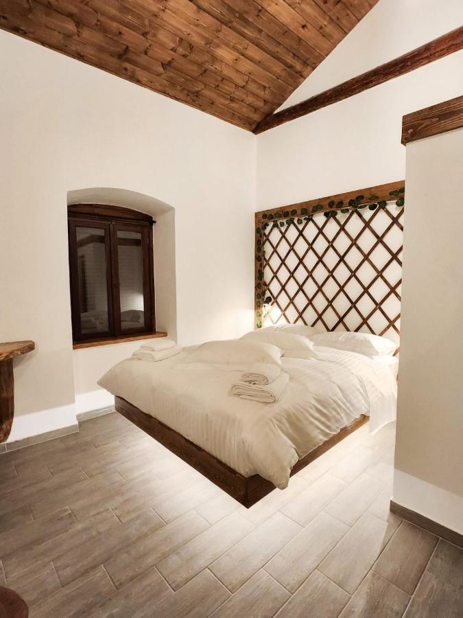Elia Luxury Rooms อาเรโอโปลิส ภายนอก รูปภาพ