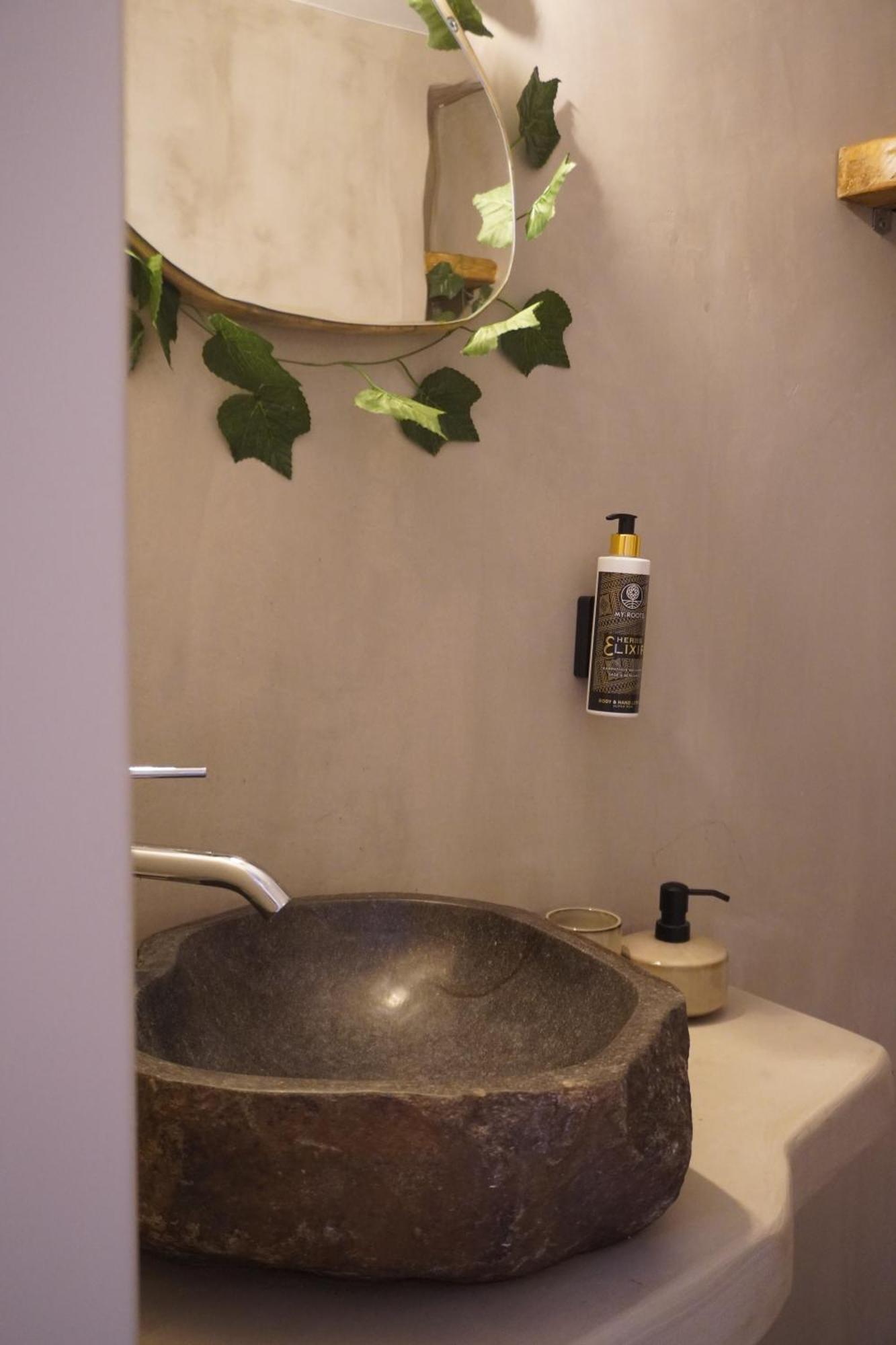 Elia Luxury Rooms อาเรโอโปลิส ภายนอก รูปภาพ